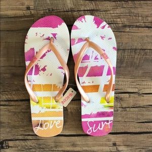 Brand new Ardene flip flops